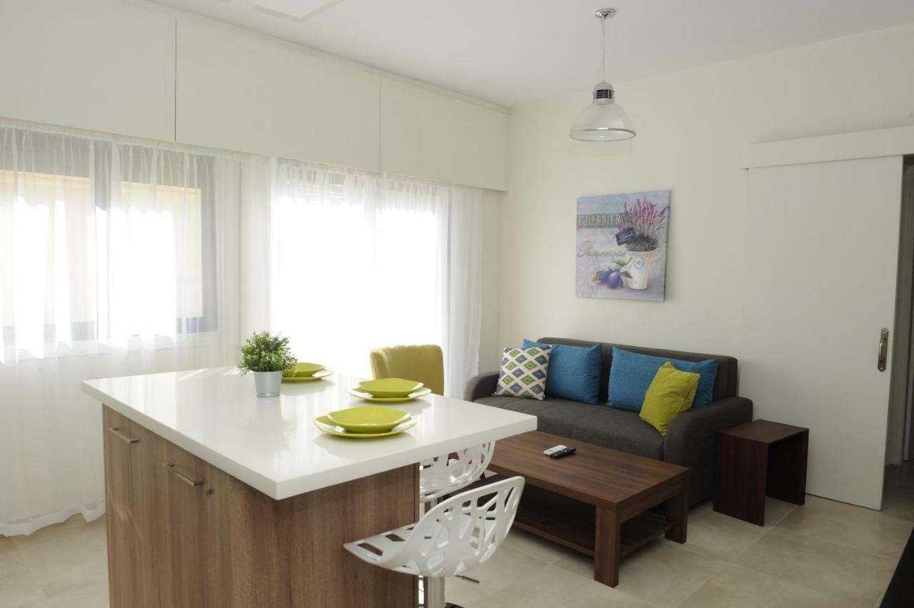 By The Way Apartment Larnaca Eksteriør billede